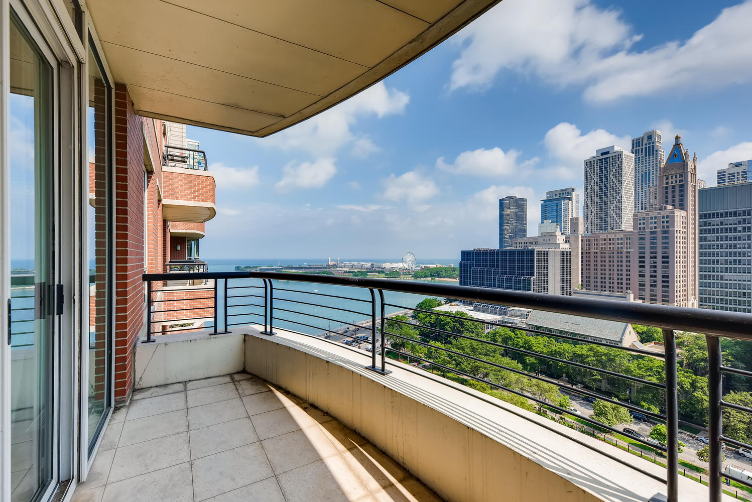 270 E Pearson Street #1402, Chicago, IL 60611