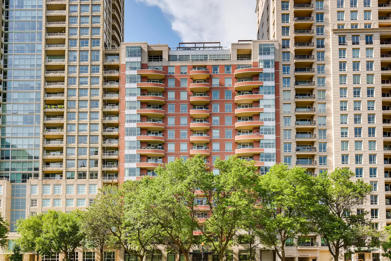 270 E Pearson Street #1402, Chicago, IL 60611