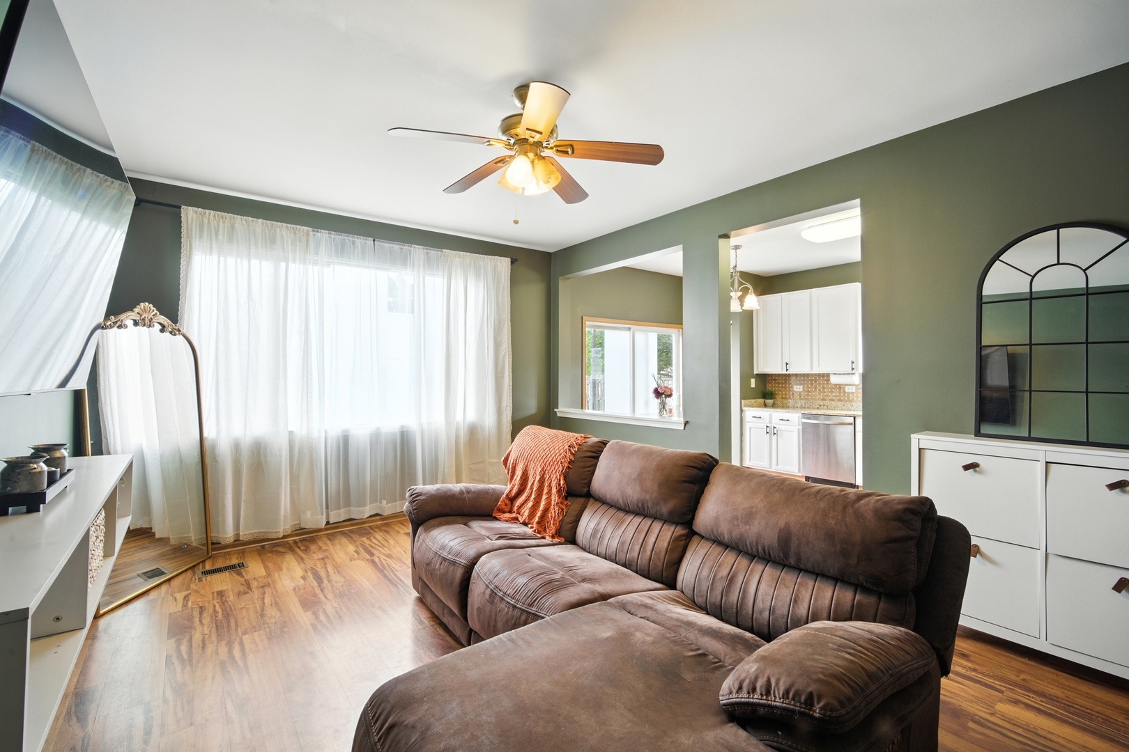 530 W Kristina Lane, Round Lake, IL 60073