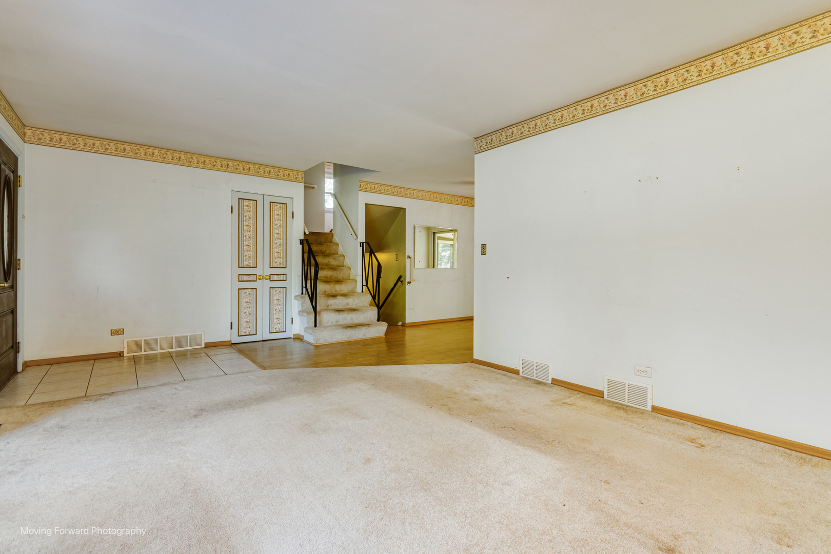 126 Rosedale Court, Bloomingdale, IL 60108