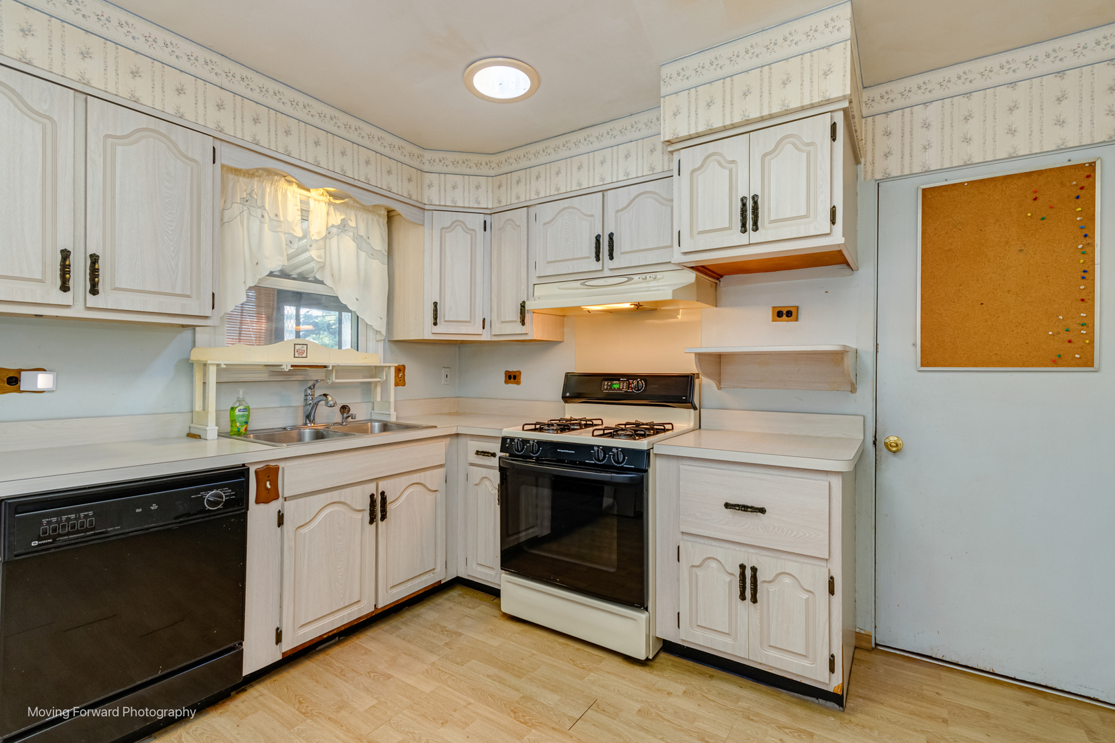 126 Rosedale Court, Bloomingdale, IL 60108