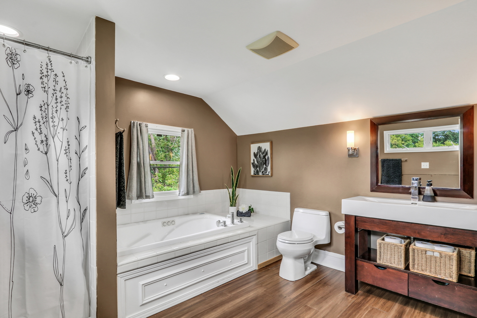 732 Rogers Road, Gurnee, IL 60031