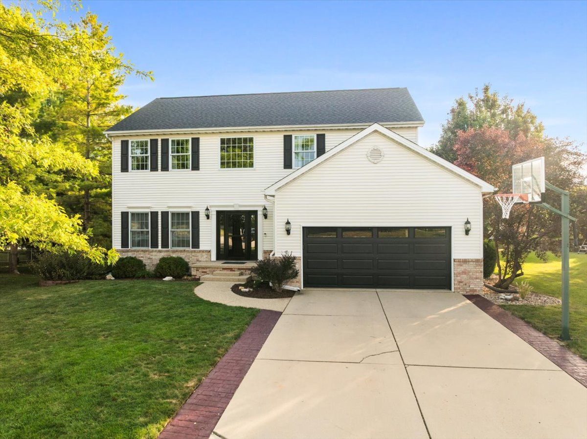 3501 Wine Way, Bloomington, IL 61704