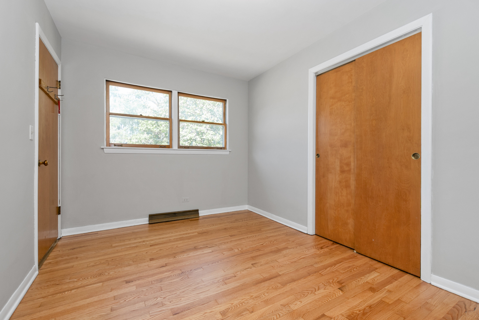 493 W Avery Street, Elmhurst, IL 60126
