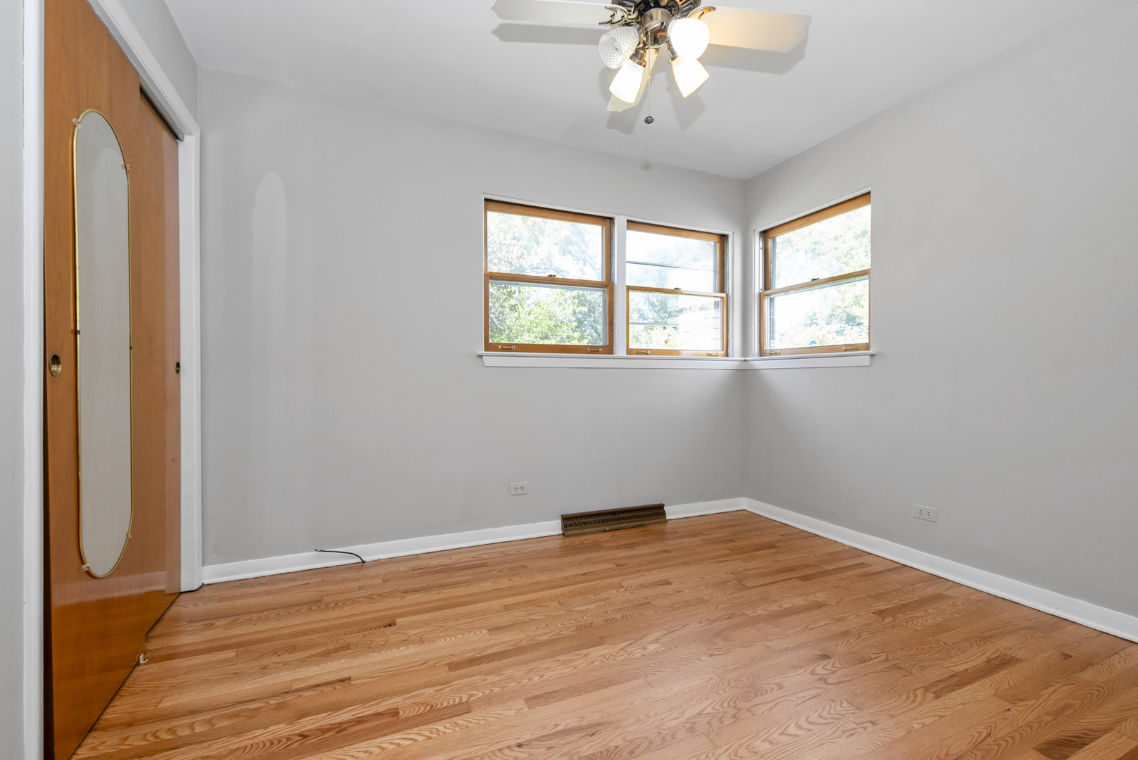 493 W Avery Street, Elmhurst, IL 60126