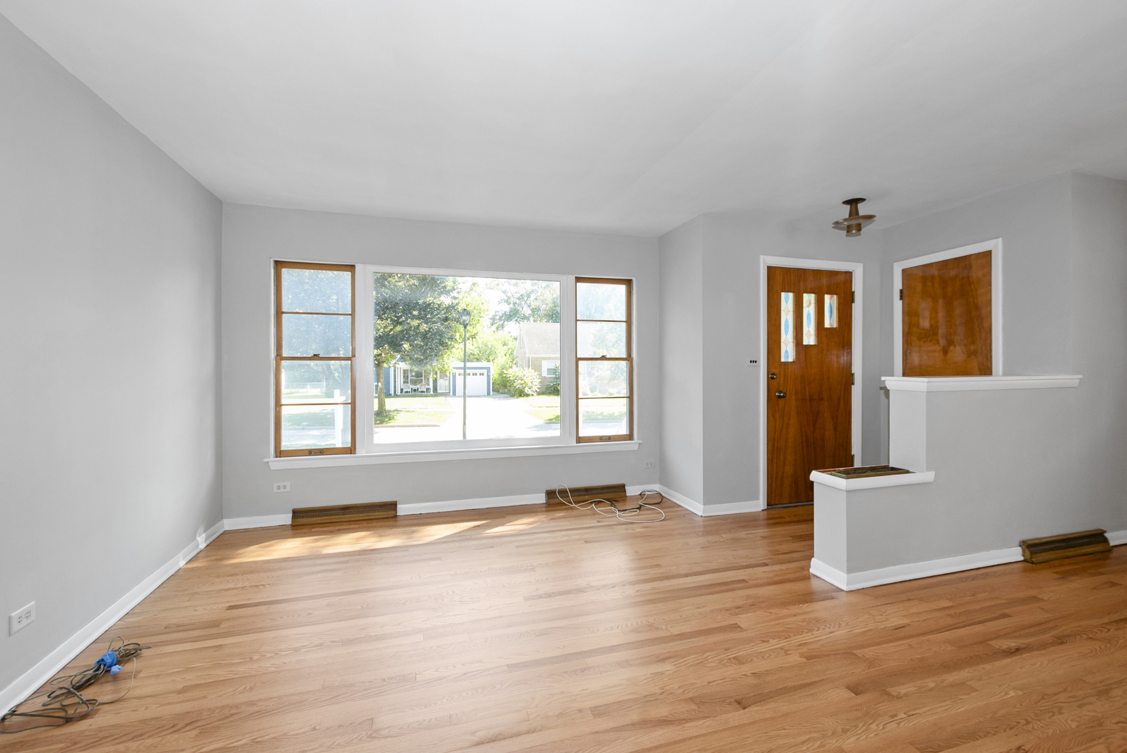 493 W Avery Street, Elmhurst, IL 60126