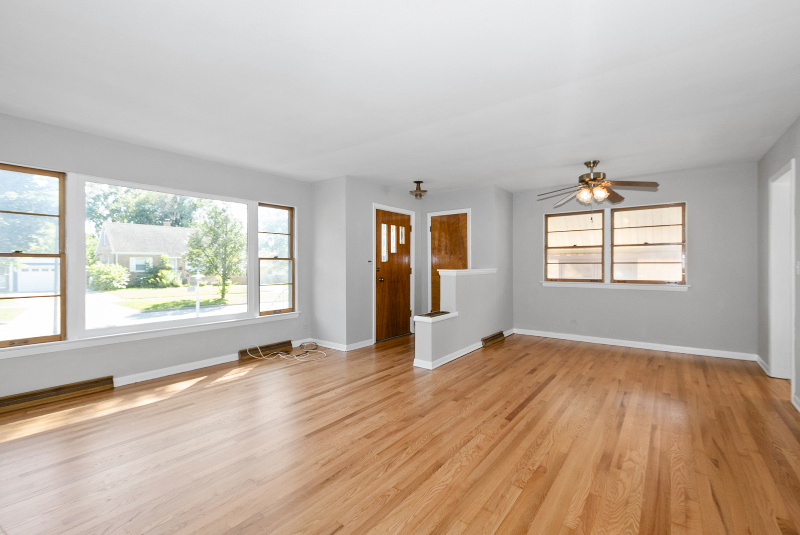 493 W Avery Street, Elmhurst, IL 60126