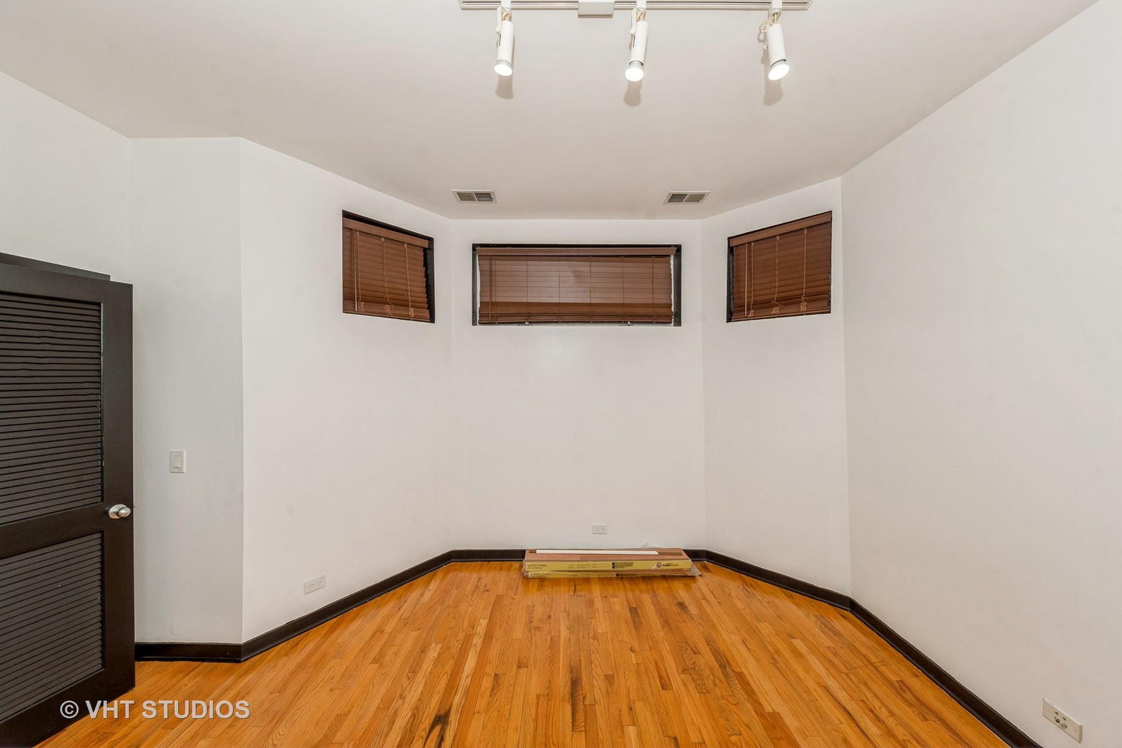 834 E 45th Street, Chicago, IL 60653