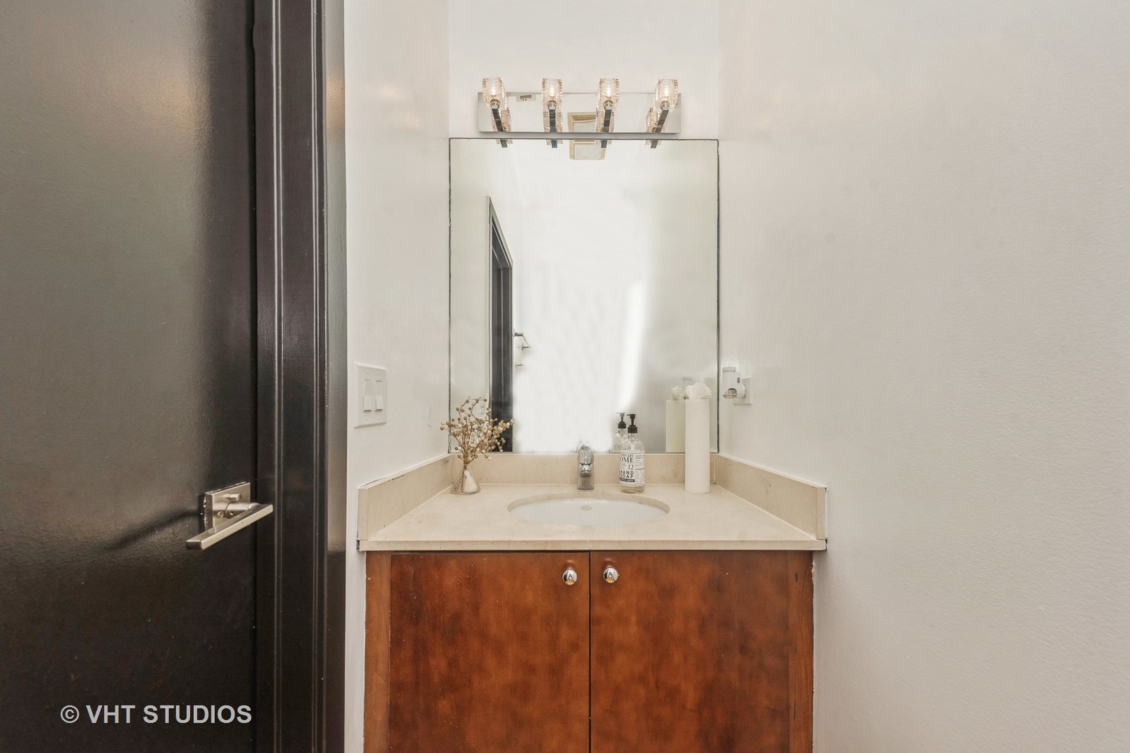 834 E 45th Street, Chicago, IL 60653