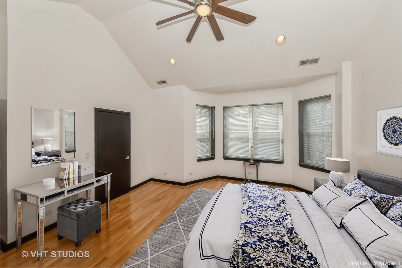 834 E 45th Street, Chicago, IL 60653
