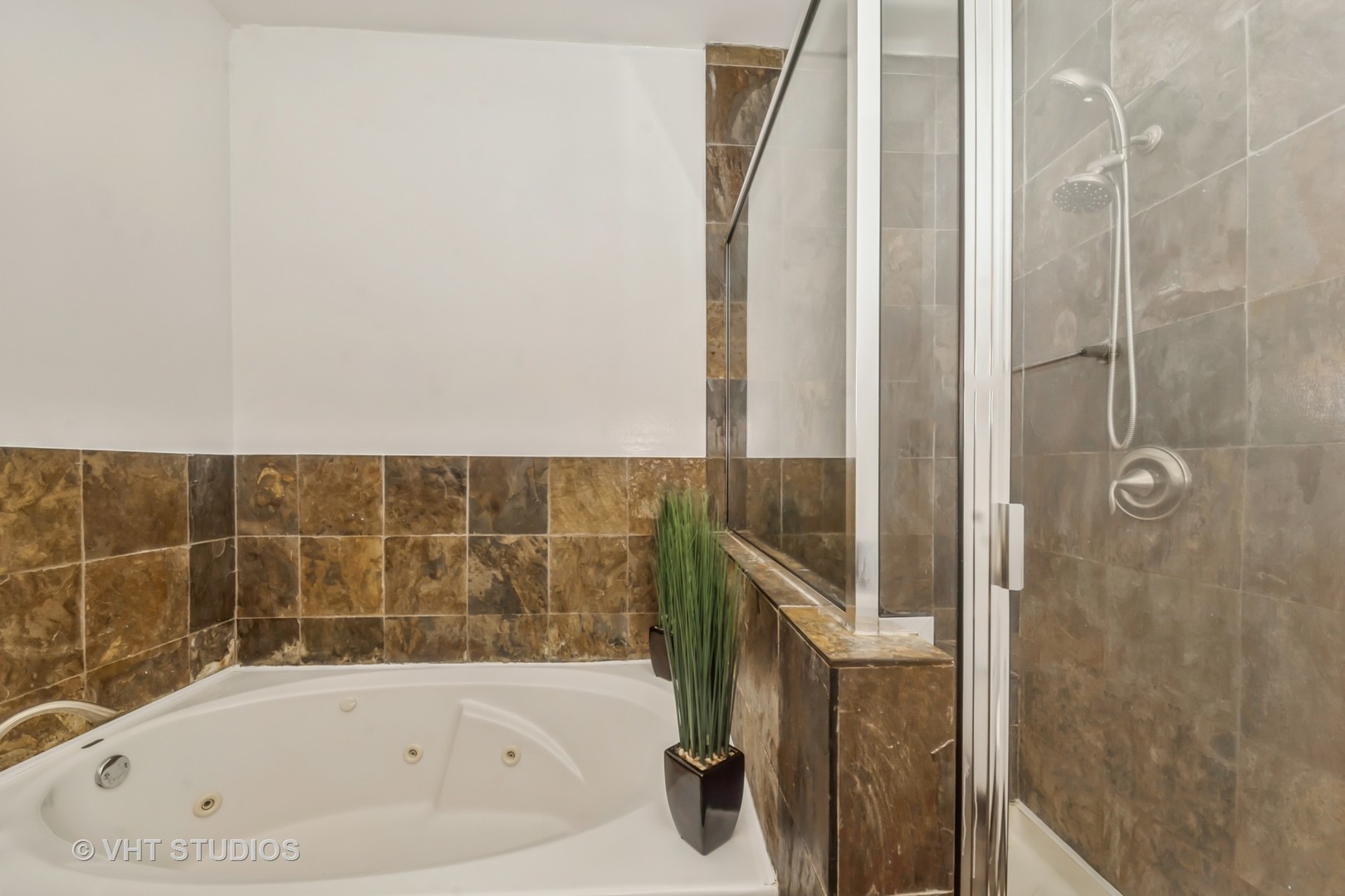 834 E 45th Street, Chicago, IL 60653