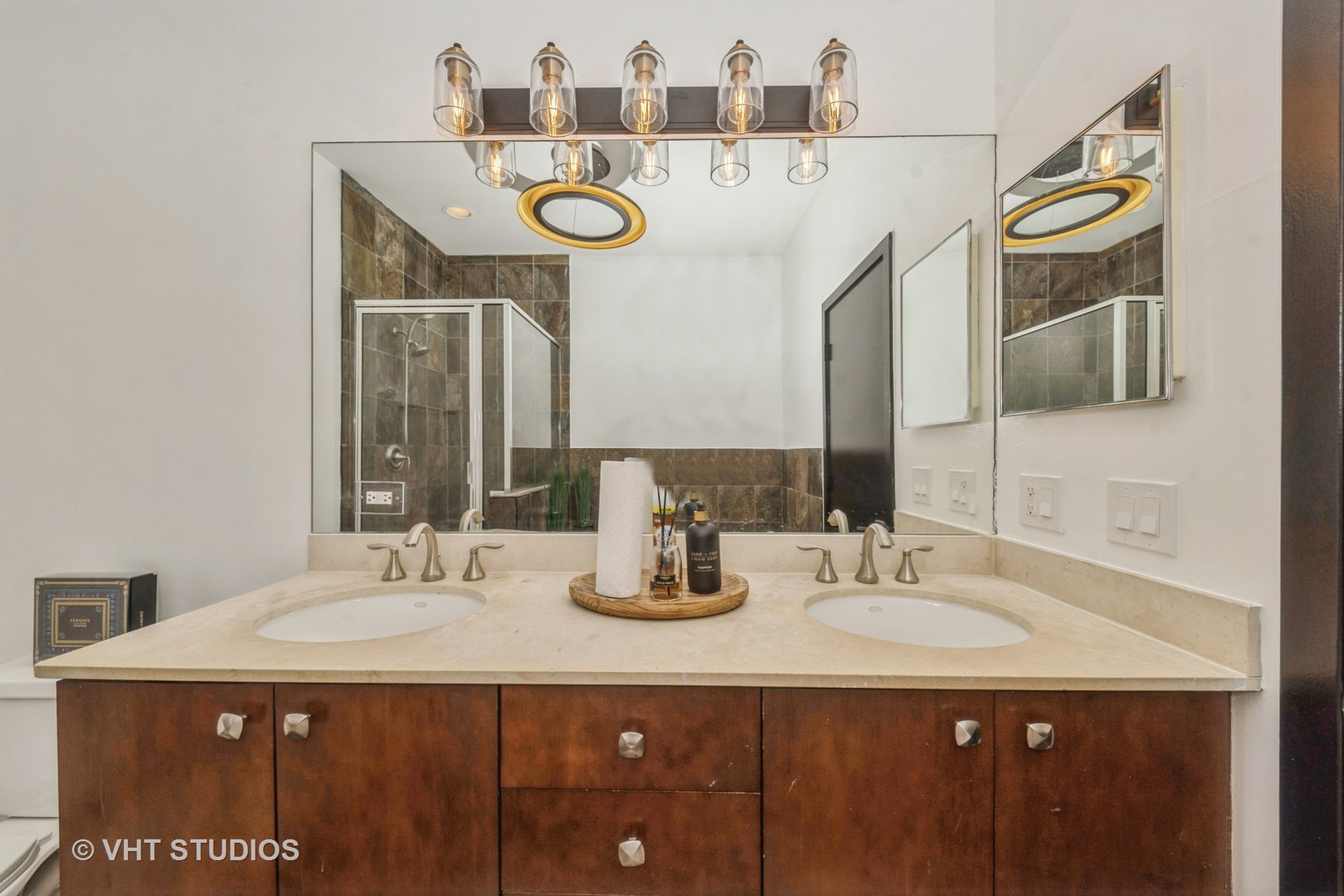 834 E 45th Street, Chicago, IL 60653