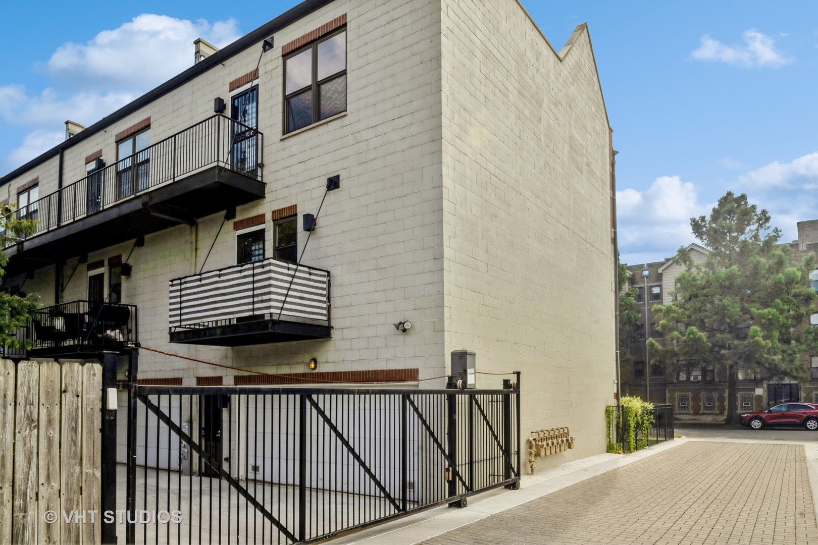 834 E 45th Street, Chicago, IL 60653