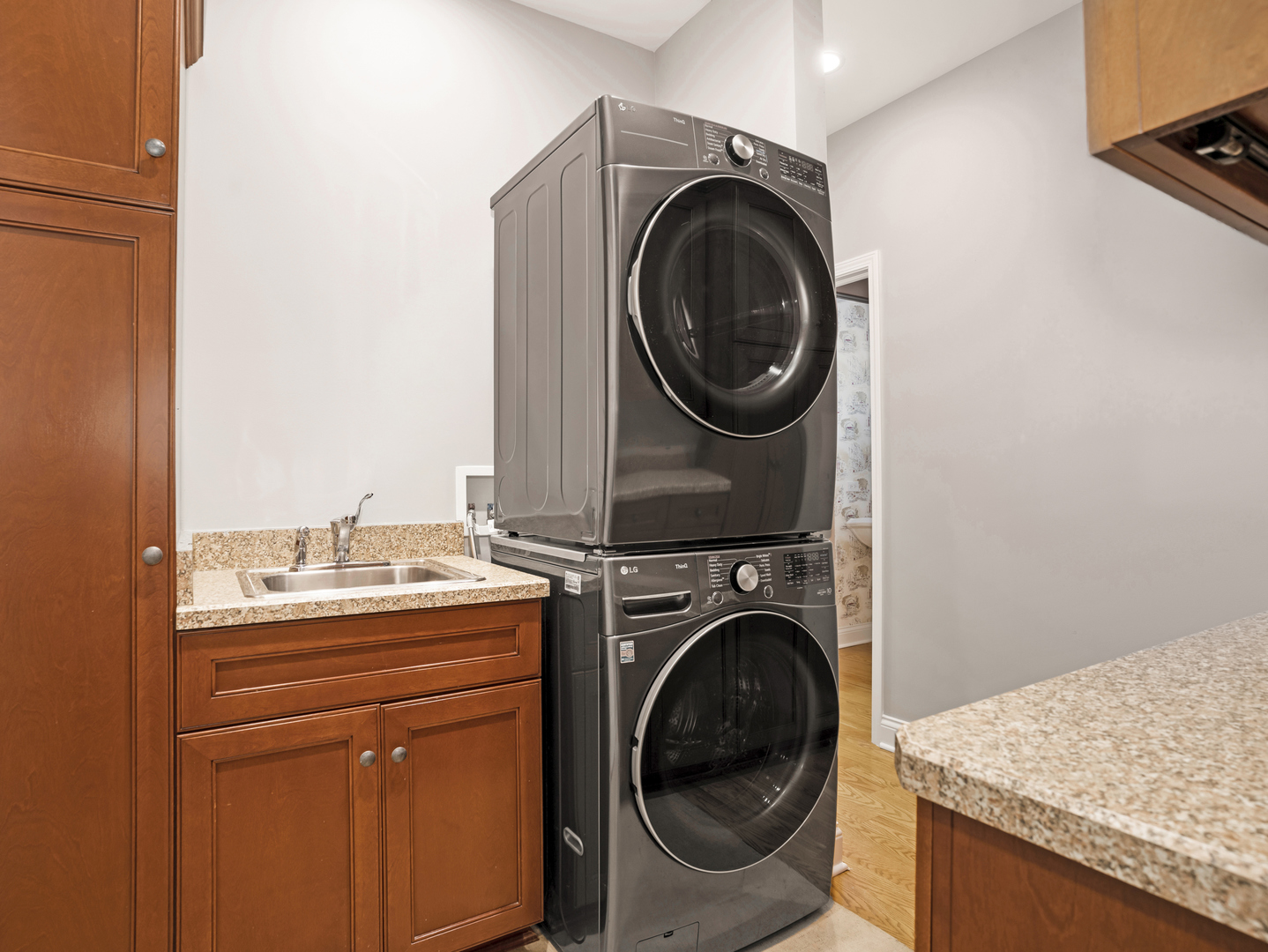 841 Rogers Street, Downers Grove, IL 60515