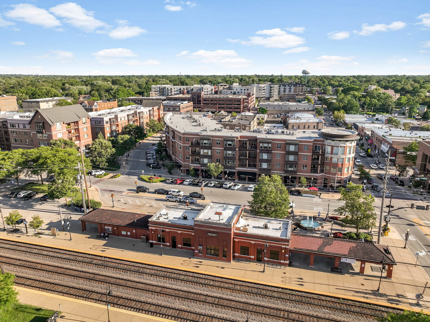 841 Rogers Street, Downers Grove, IL 60515