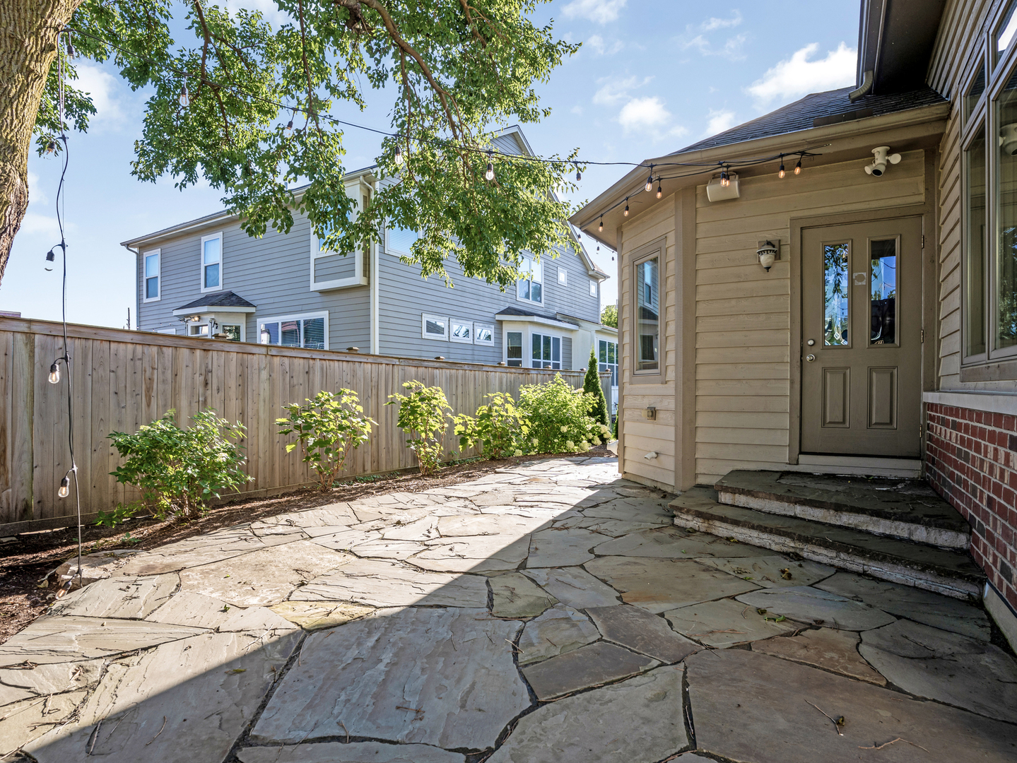 841 Rogers Street, Downers Grove, IL 60515