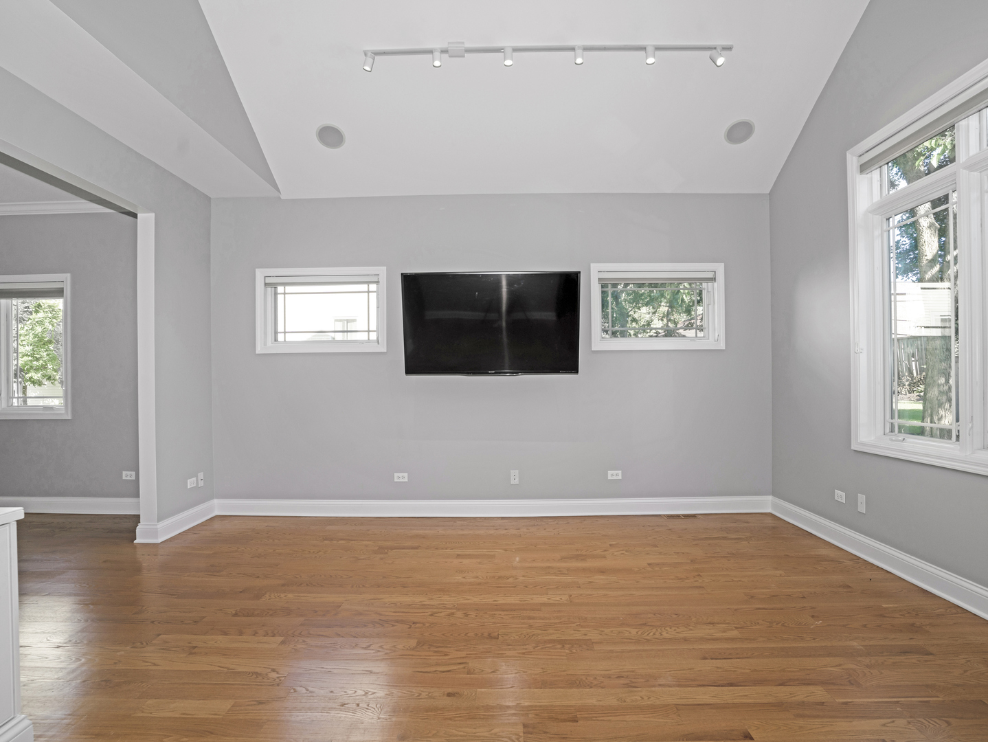 841 Rogers Street, Downers Grove, IL 60515