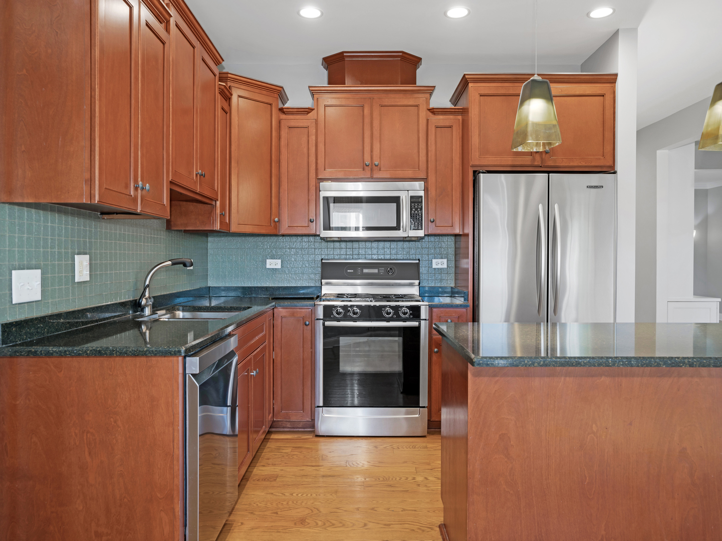841 Rogers Street, Downers Grove, IL 60515
