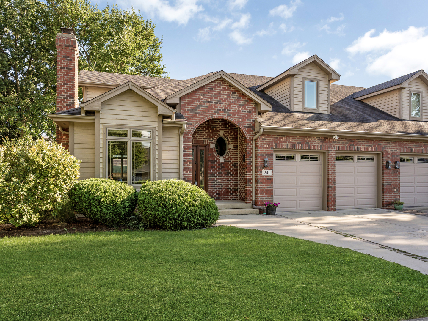 841 Rogers Street, Downers Grove, IL 60515