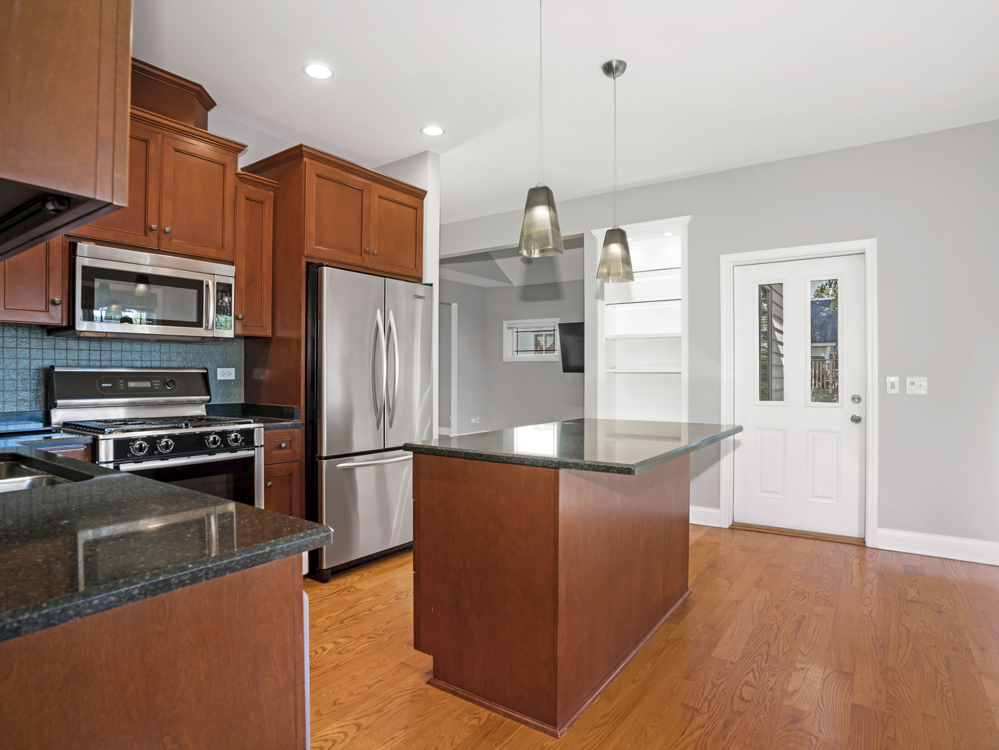 841 Rogers Street, Downers Grove, IL 60515