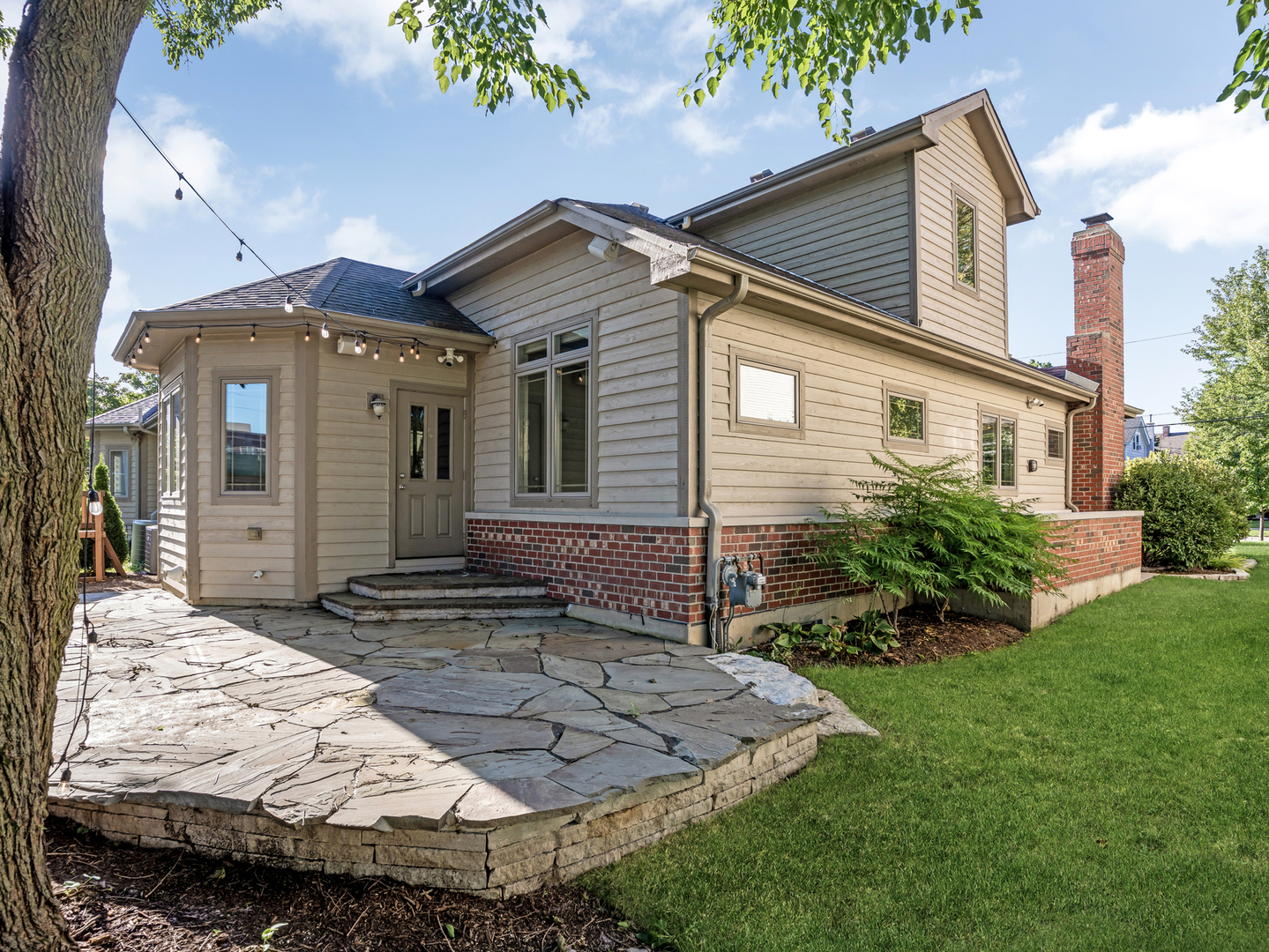 841 Rogers Street, Downers Grove, IL 60515