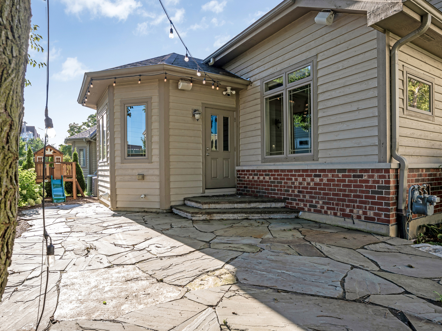 841 Rogers Street, Downers Grove, IL 60515