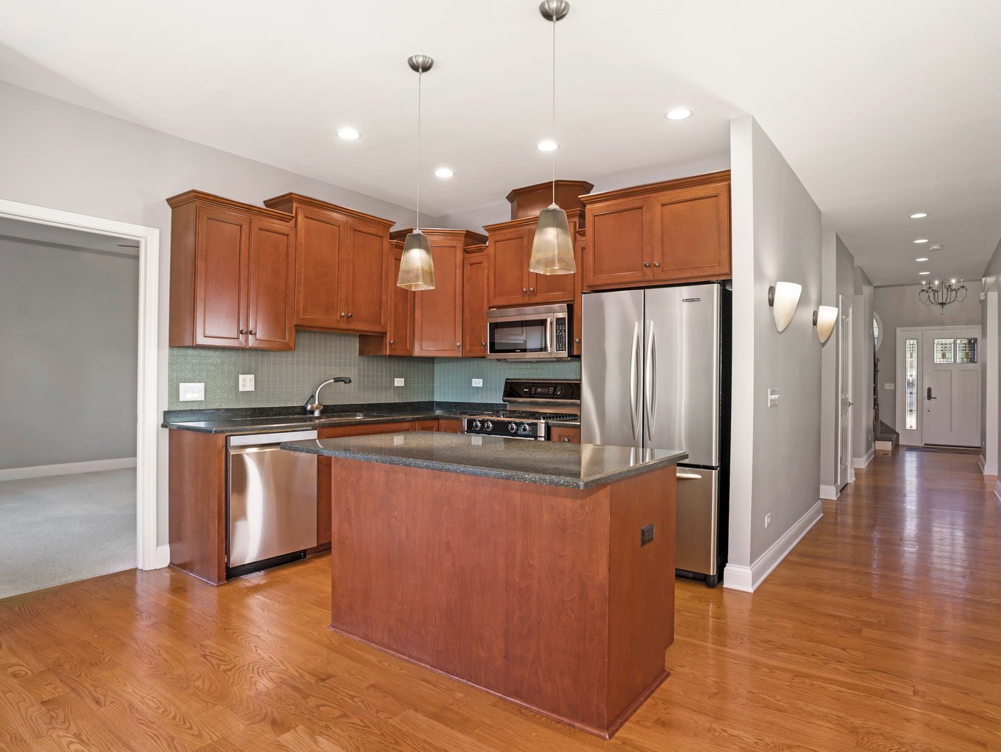 841 Rogers Street, Downers Grove, IL 60515