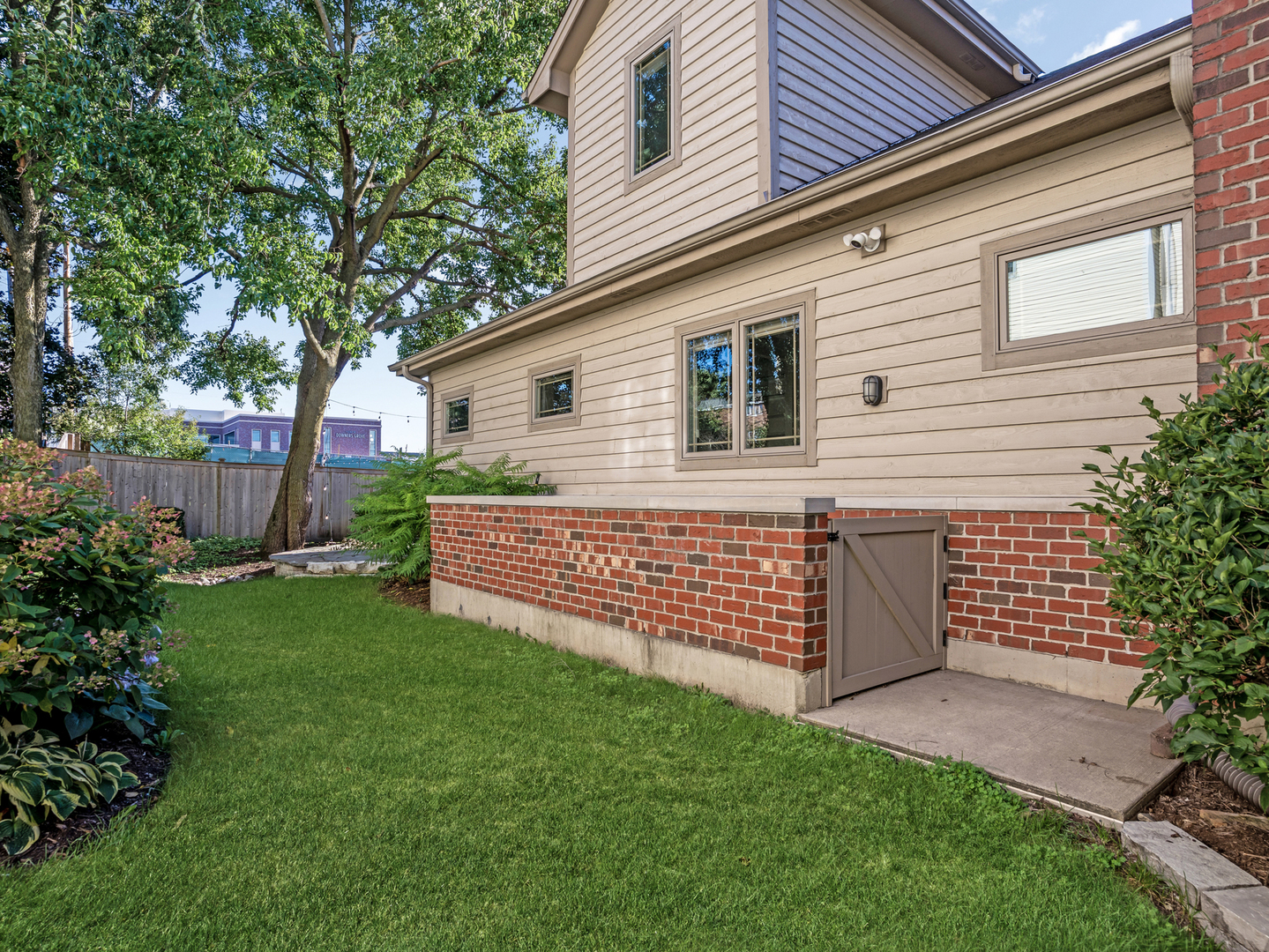 841 Rogers Street, Downers Grove, IL 60515