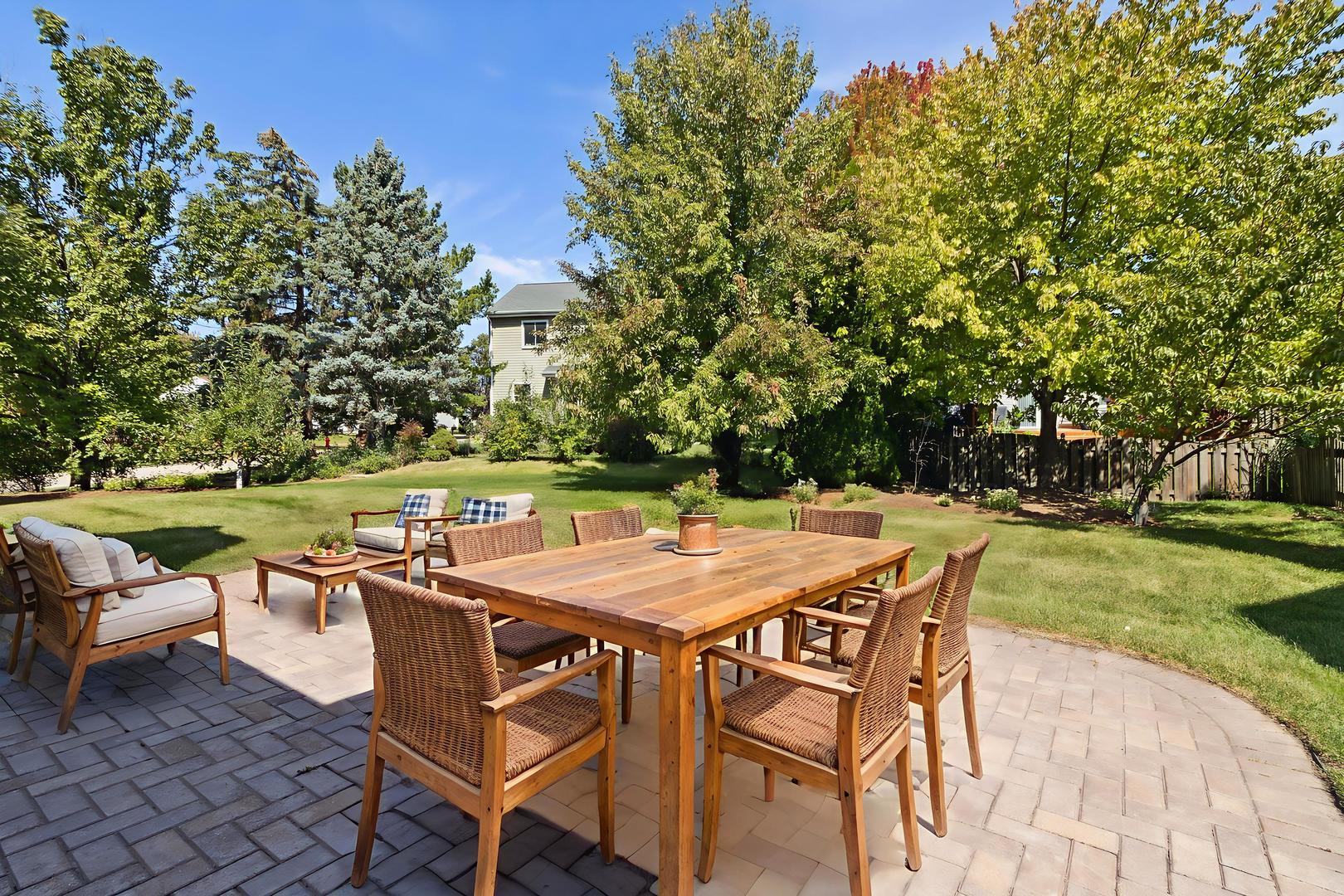 2 Melbourne Court, Lake In The Hills, IL 60156