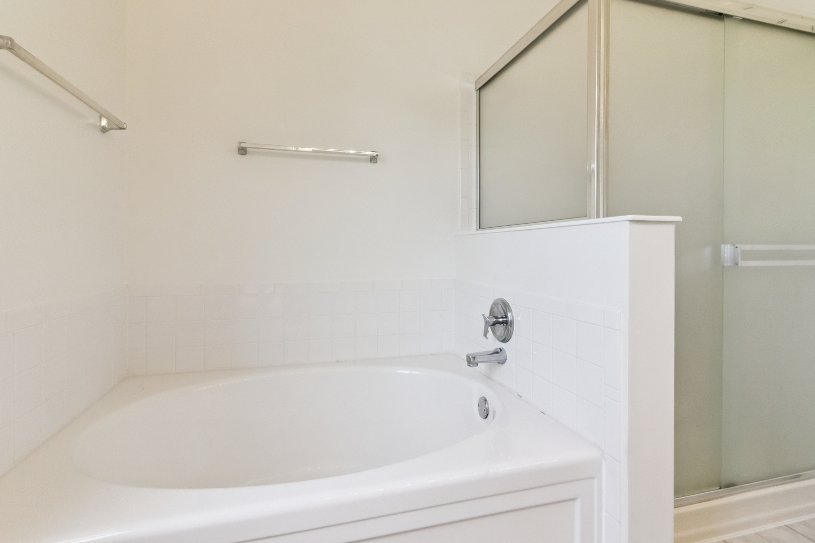 2 Melbourne Court, Lake In The Hills, IL 60156
