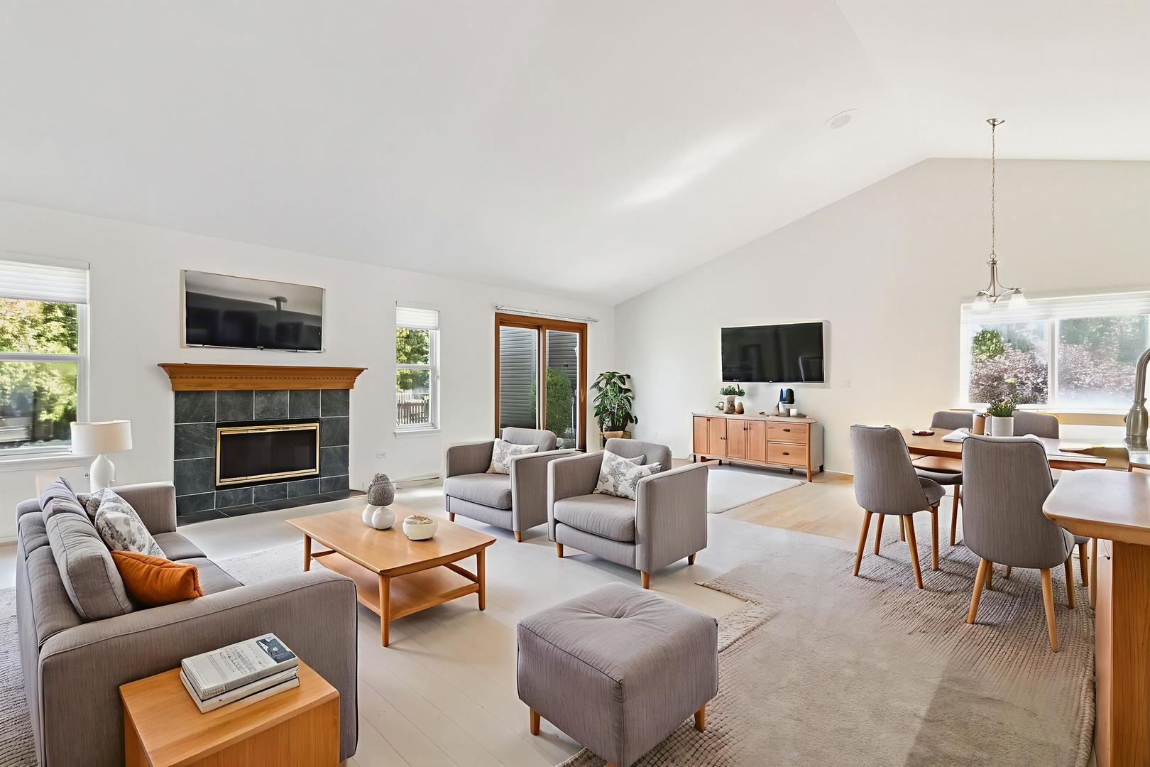 2 Melbourne Court, Lake In The Hills, IL 60156