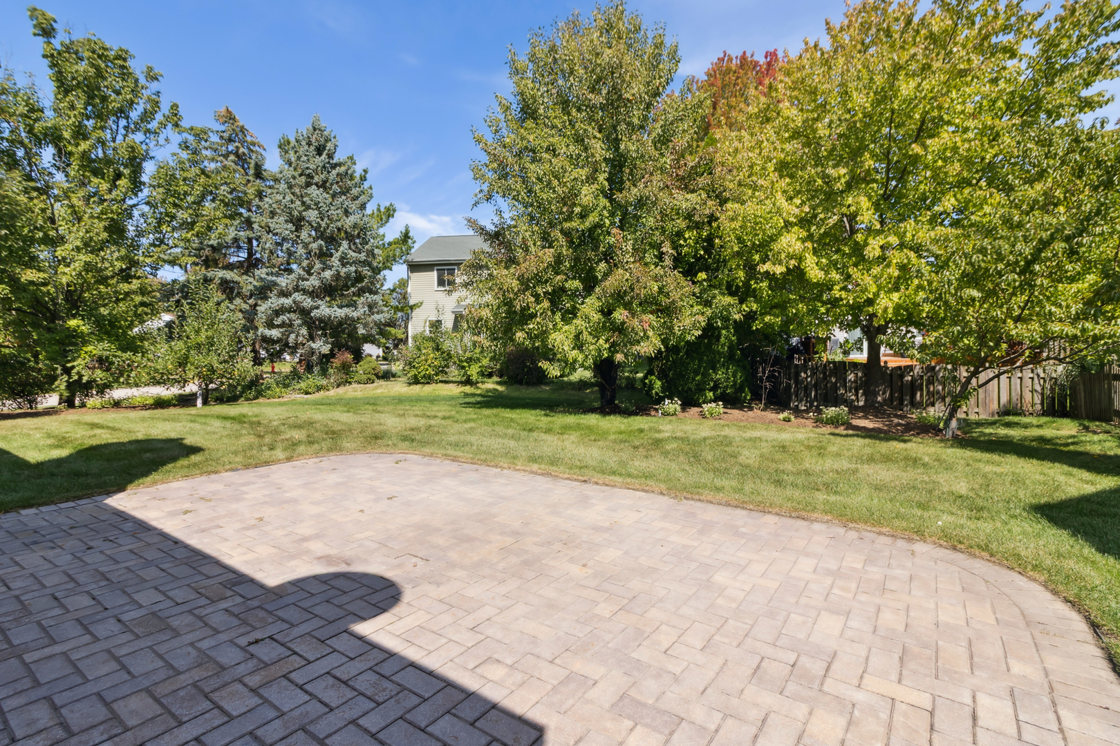 2 Melbourne Court, Lake In The Hills, IL 60156