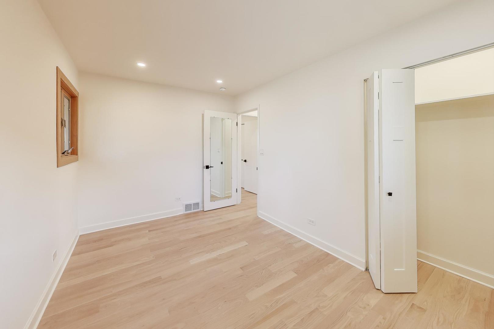 656 Jon Lane, Des Plaines, IL 60016