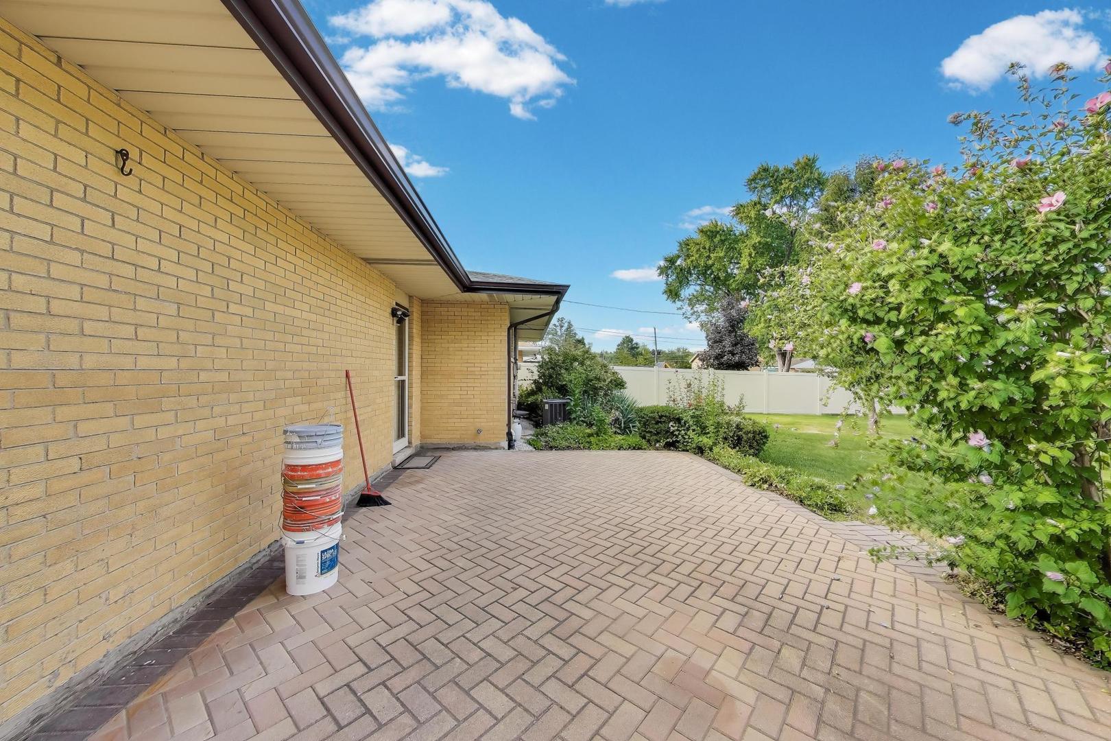 656 Jon Lane, Des Plaines, IL 60016