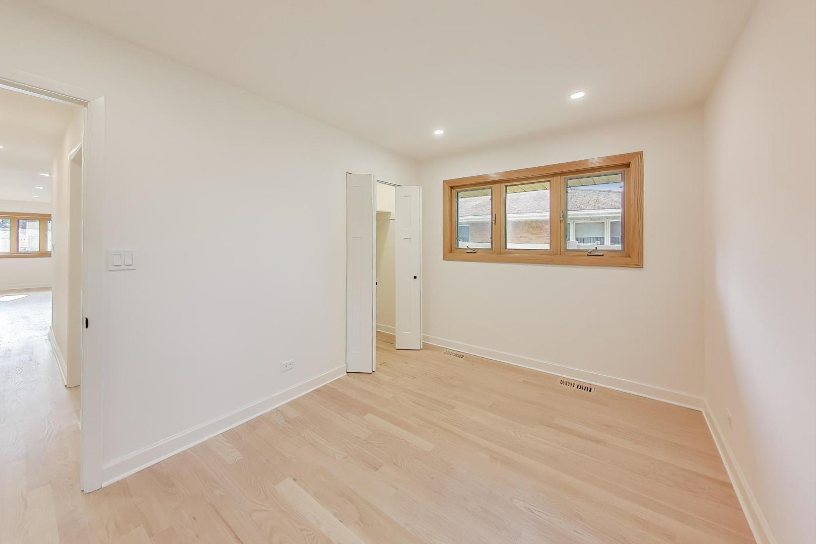 656 Jon Lane, Des Plaines, IL 60016