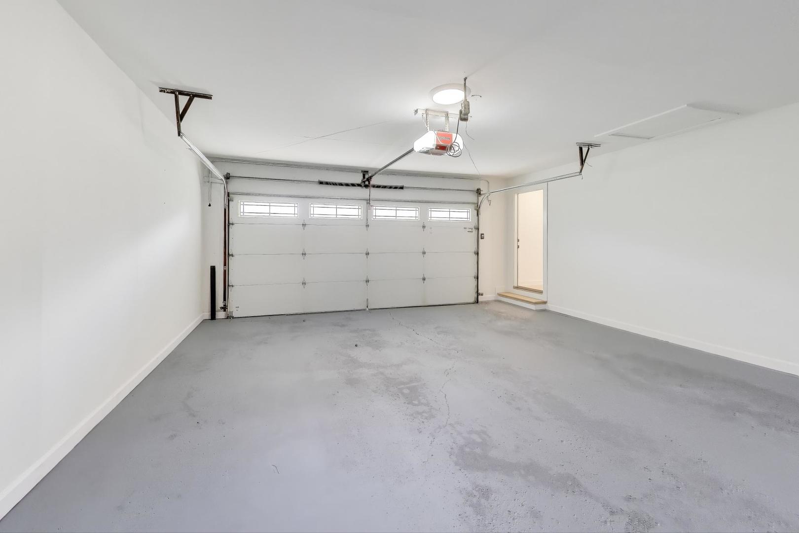 656 Jon Lane, Des Plaines, IL 60016