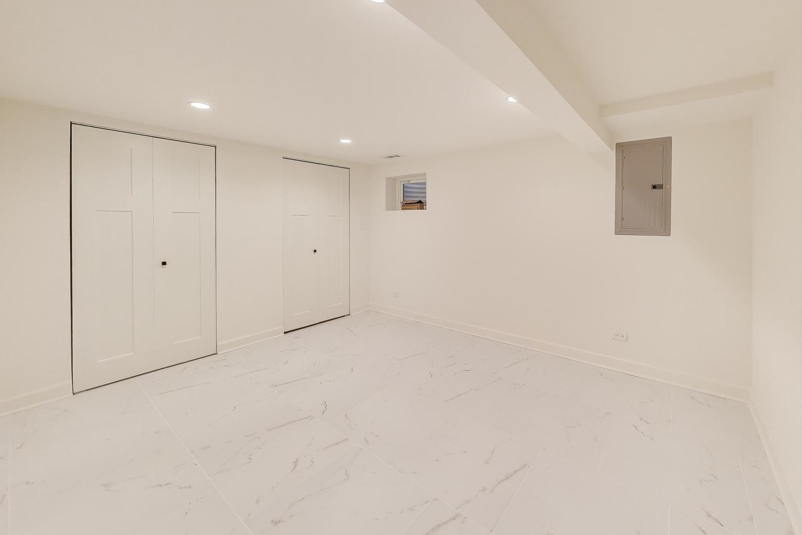 656 Jon Lane, Des Plaines, IL 60016