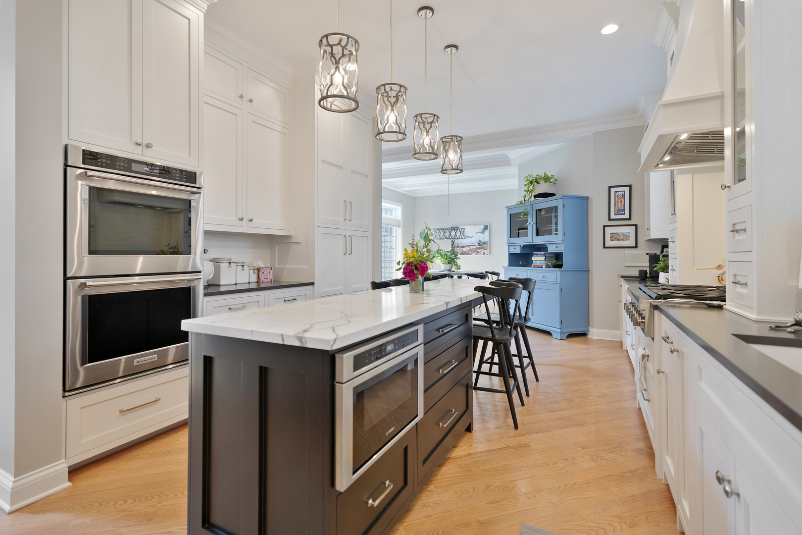 700 E Sunnyside Avenue, Libertyville, IL 60048