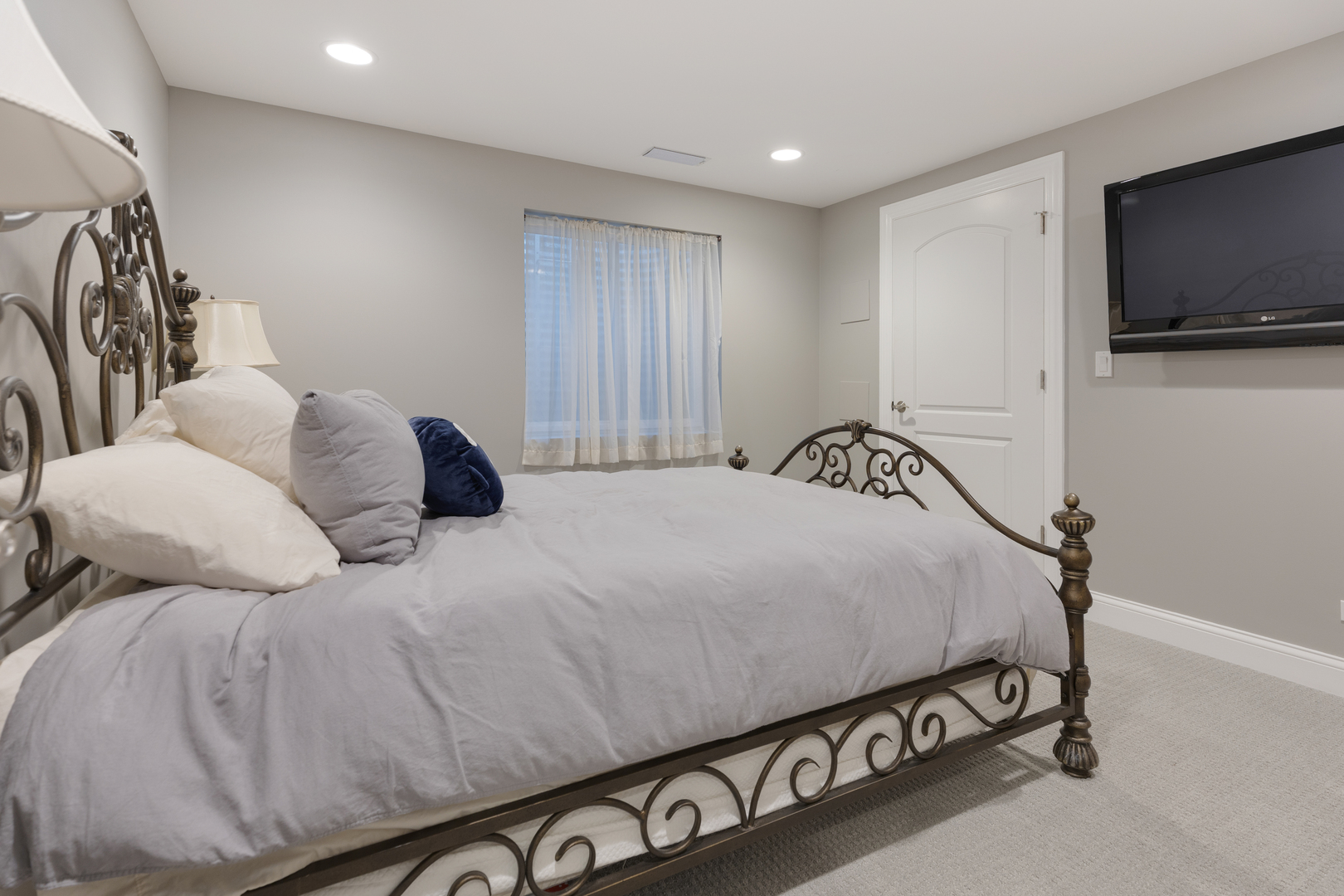 700 E Sunnyside Avenue, Libertyville, IL 60048