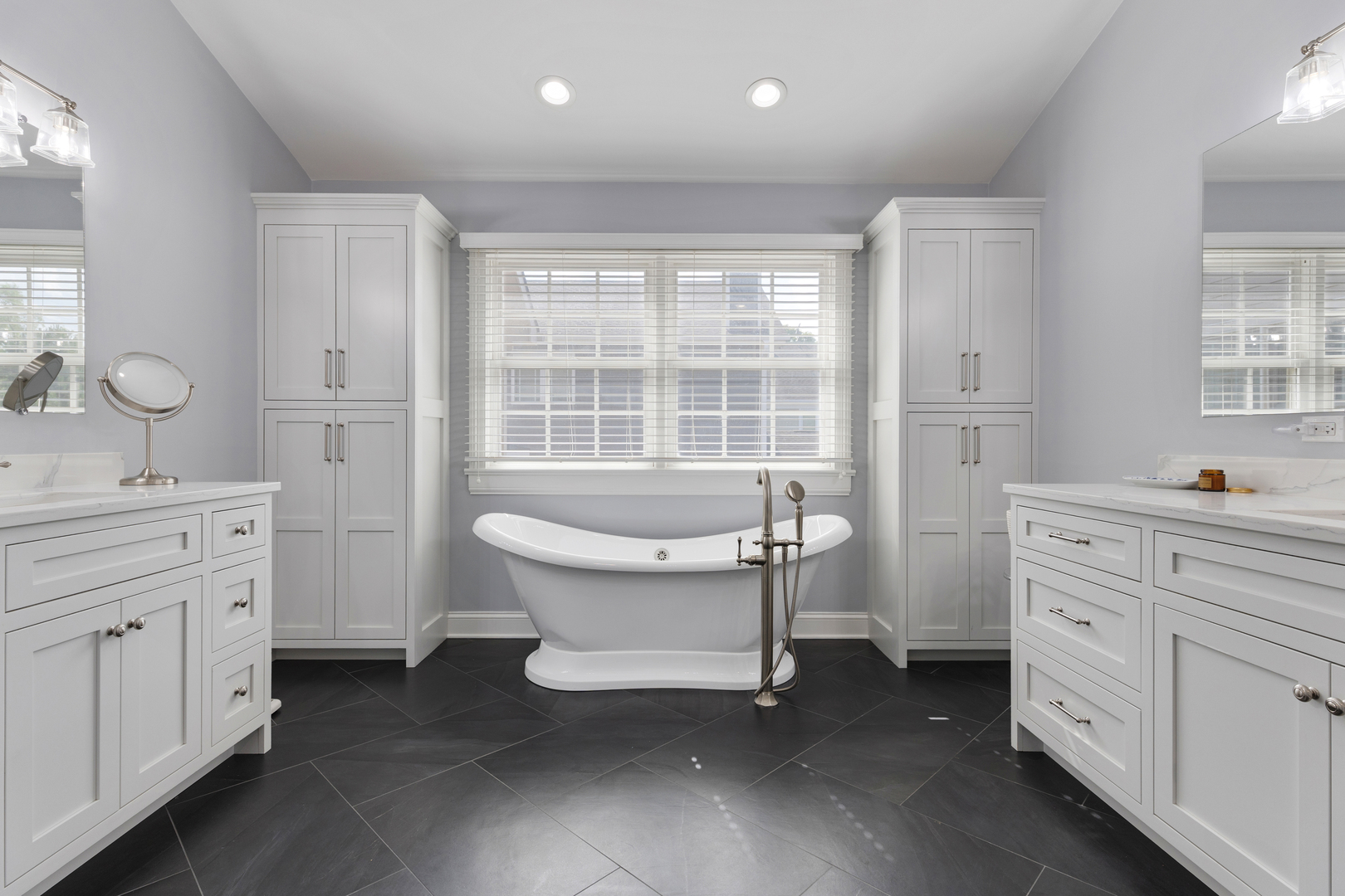 700 E Sunnyside Avenue, Libertyville, IL 60048