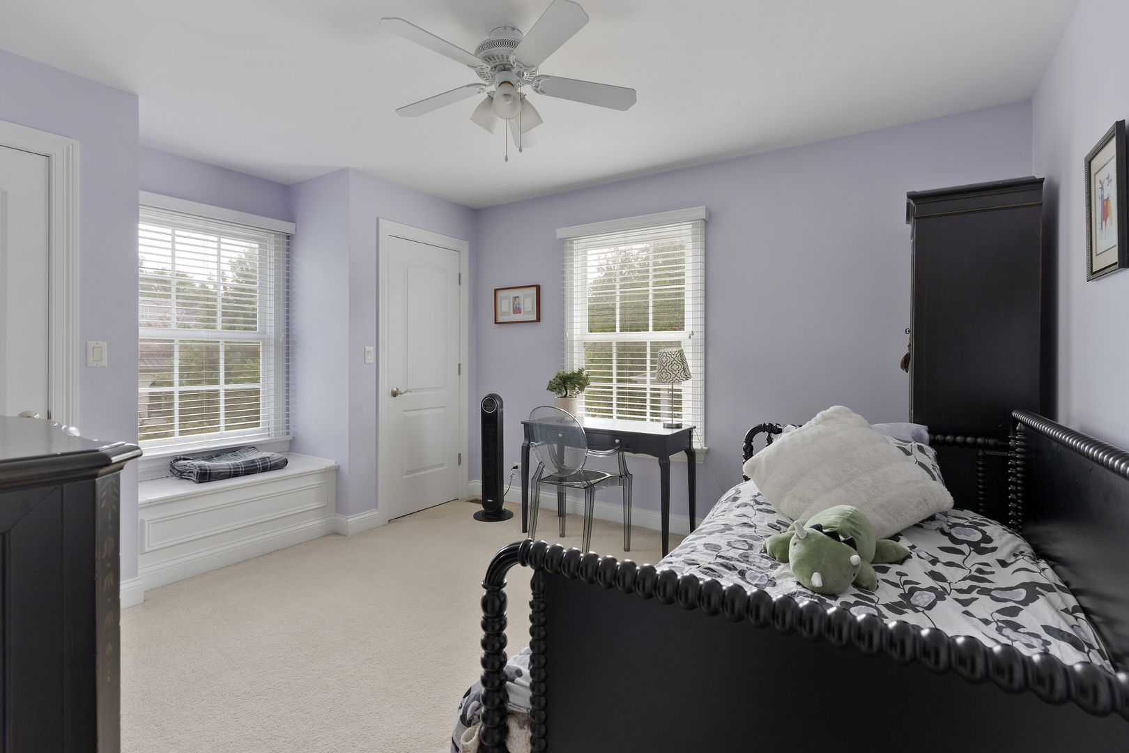 700 E Sunnyside Avenue, Libertyville, IL 60048