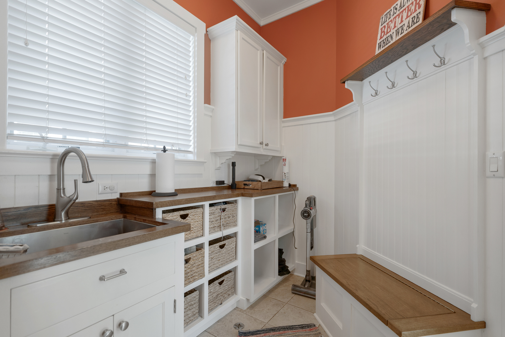 700 E Sunnyside Avenue, Libertyville, IL 60048