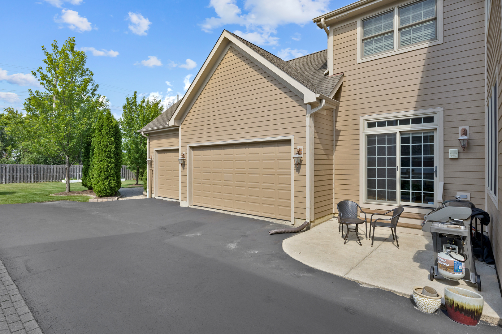 700 E Sunnyside Avenue, Libertyville, IL 60048