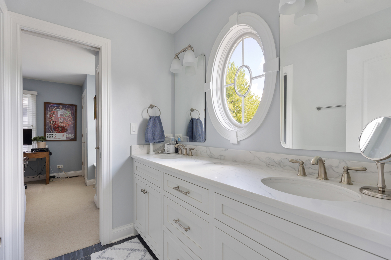 700 E Sunnyside Avenue, Libertyville, IL 60048