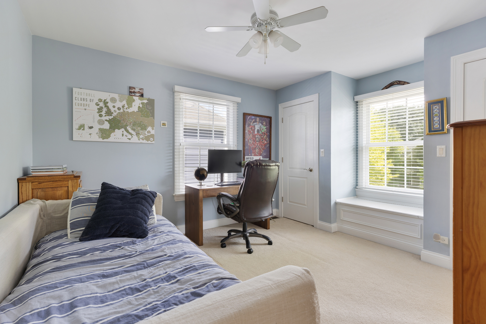 700 E Sunnyside Avenue, Libertyville, IL 60048
