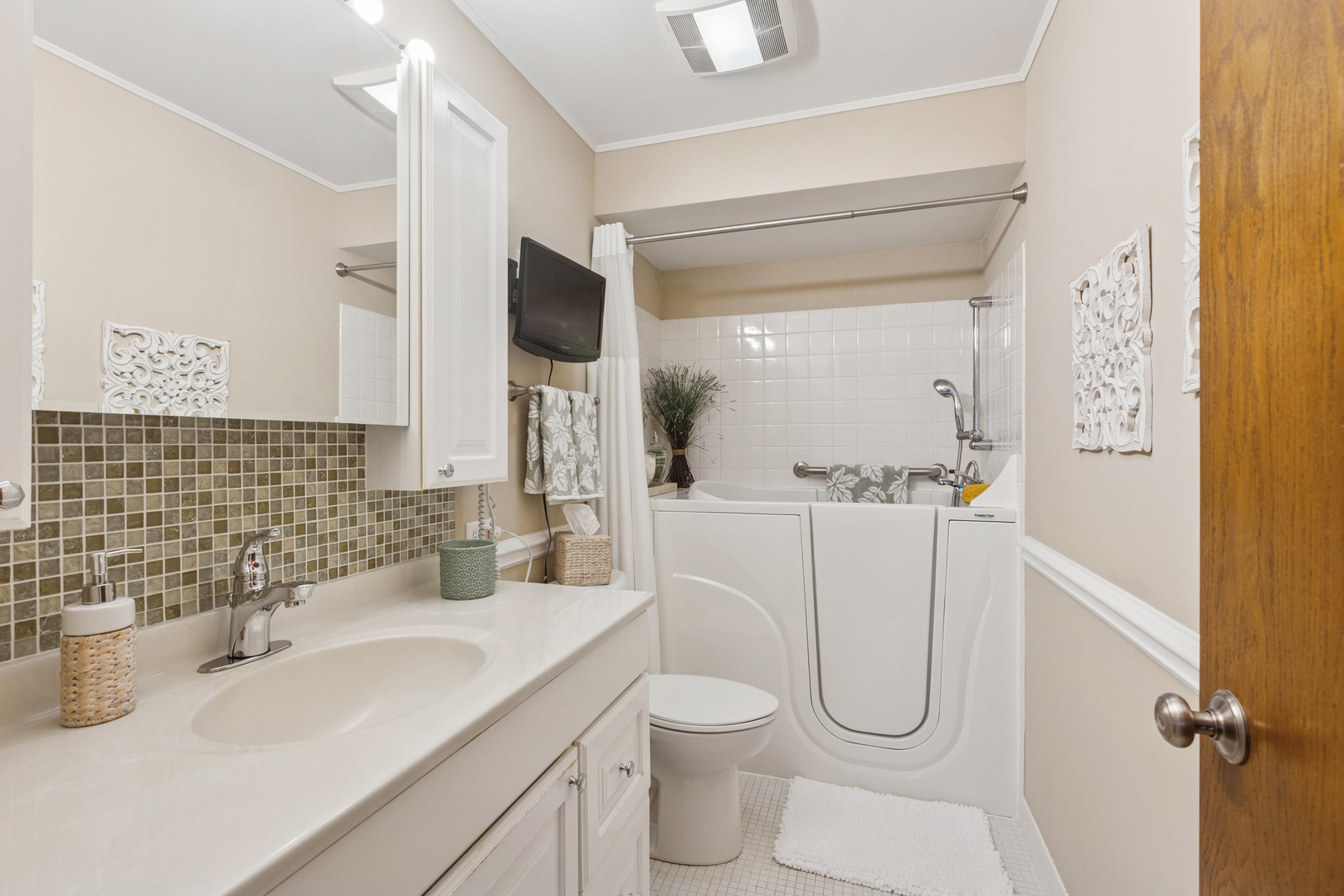 701 Lake Hinsdale Drive #309, Willowbrook, IL 60527