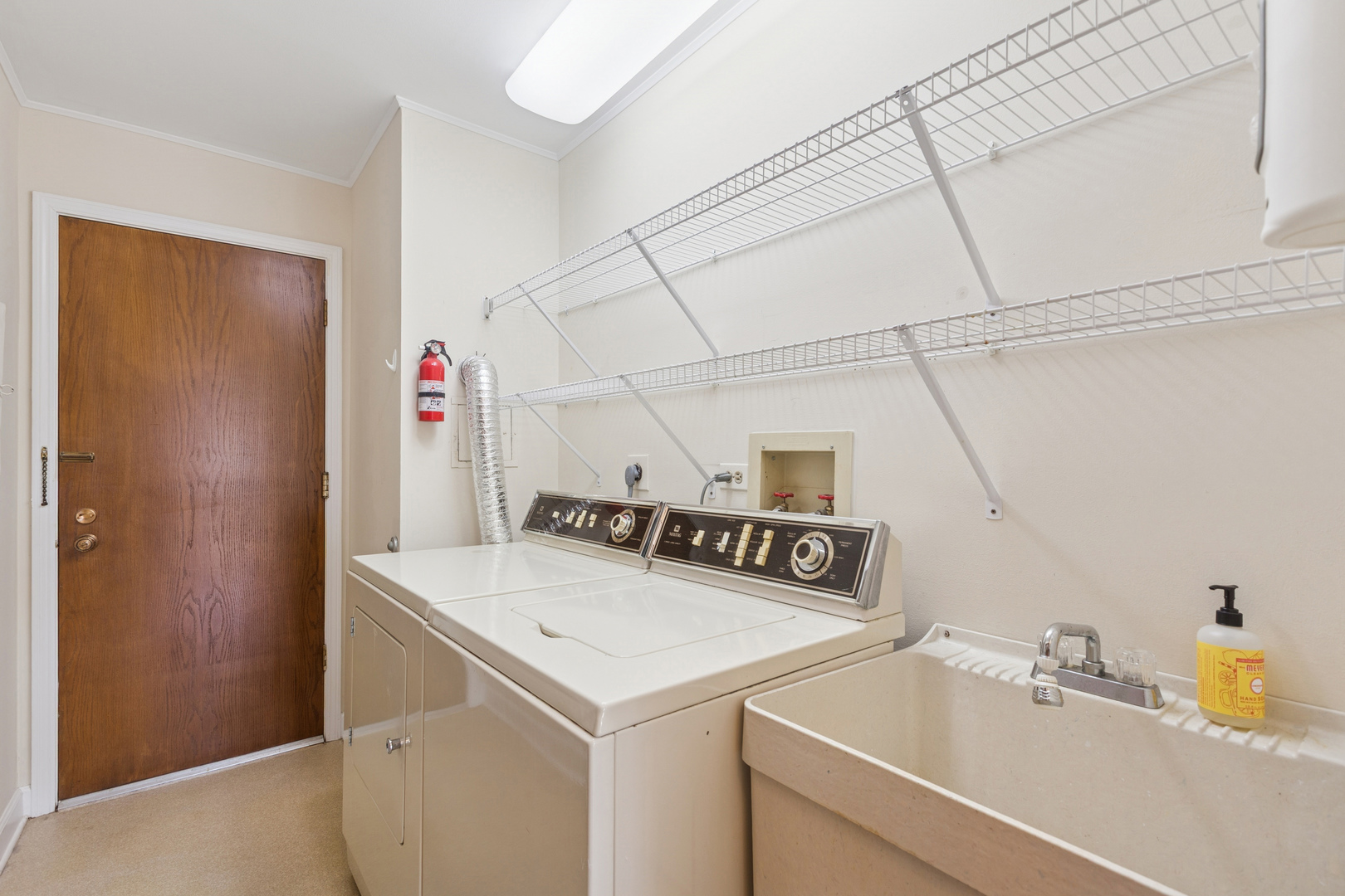 701 Lake Hinsdale Drive #309, Willowbrook, IL 60527