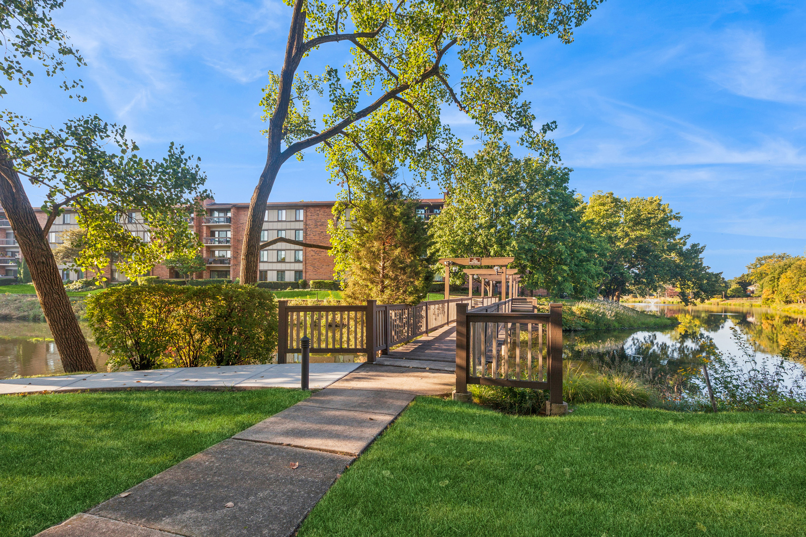 701 Lake Hinsdale Drive #309, Willowbrook, IL 60527