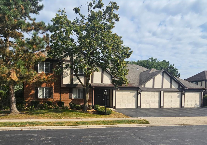 230 Windsor Lane #A, Willowbrook, IL 60527