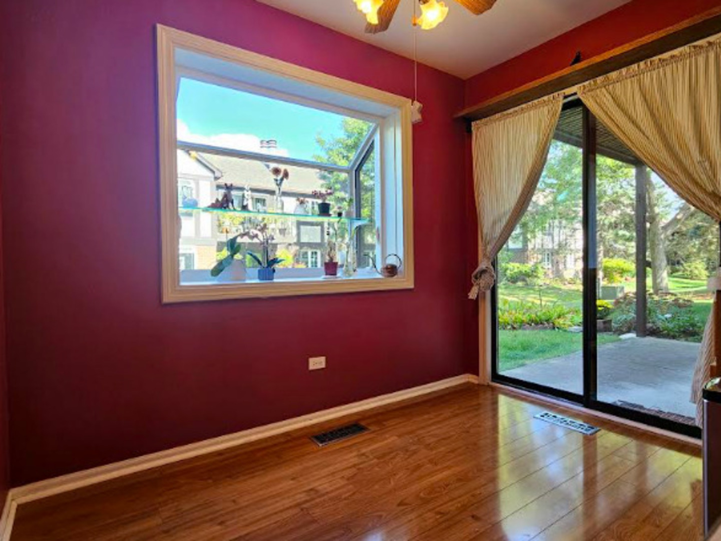 230 Windsor Lane #A, Willowbrook, IL 60527